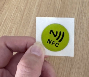 Thẻ NFC: Thẻ dán chip NFC màu xanh lá (5549)